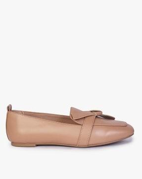 slip-on shoes with bow accent