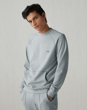 slip-on style sweatshirt