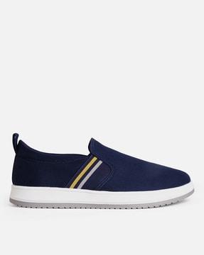 slip-on casual shoes with back loop