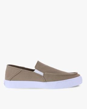 slip-on casual shoes with contrast outsole