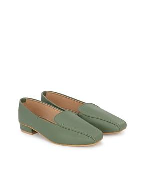 slip-on chunky heeled shoes