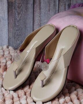 slip-on flat sandals with open toe shape