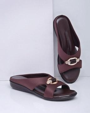 slip-on flat sandals with open toe shape