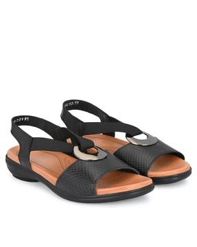 slip-on flat sandals with patent leather upper