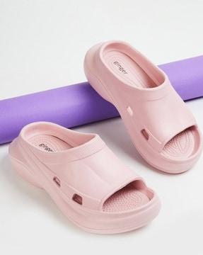 slip-on flip-flops with synthetic upper