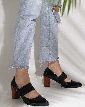 slip-on heeled pumps