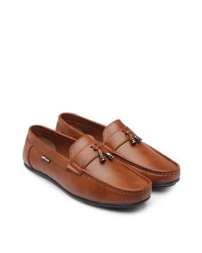 slip-on round-toe shoes