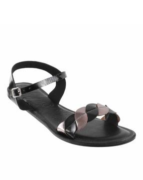 slip-on sandals with buckle fastening