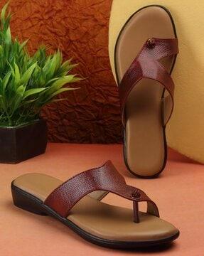 slip-on sandals with open toes shape