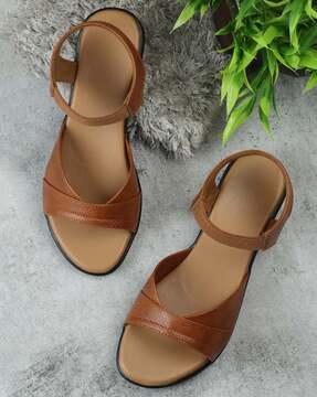 slip-on sandals with open toes shape