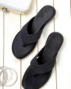 slip-on sandals with open toes shape