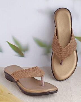 slip-on sandals with open toes shape