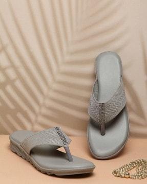 slip-on sandals with open toes shape