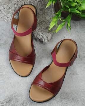 slip-on sandals with open toes shape