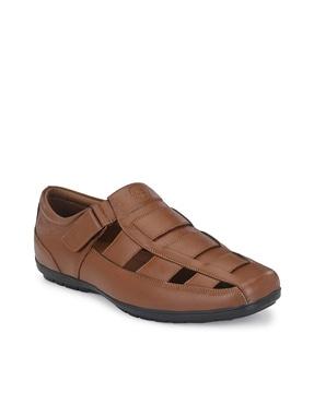 slip-on sandals with round-toe