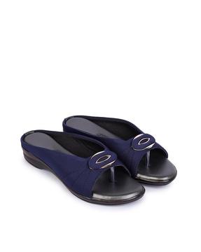 slip-on sandals with stitched accent
