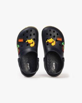 slip-on shoes with applique
