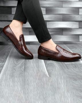 slip-on shoes with pu upper