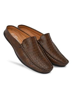 slip-on shoes with round-toe