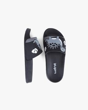 slip-on slides with applique