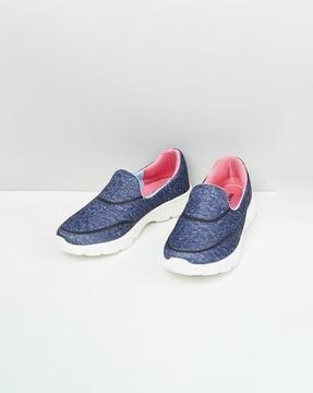 slip-on sports shoes with canvas upper