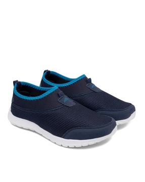 slip-on sports shoes with mesh upper