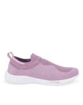 slip-on sports shoes with mesh upper