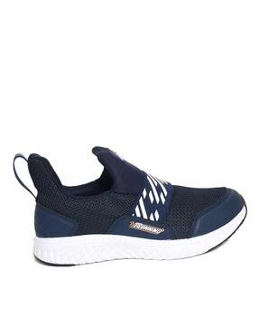 slip-on sports shoes