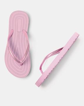 slip-on t-starp flip-flops