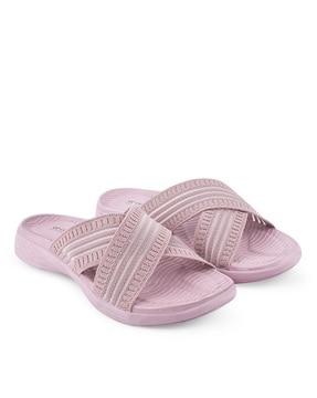 slip-on textured t-strap flip flops