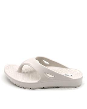 slip-on thong-strap flip flops