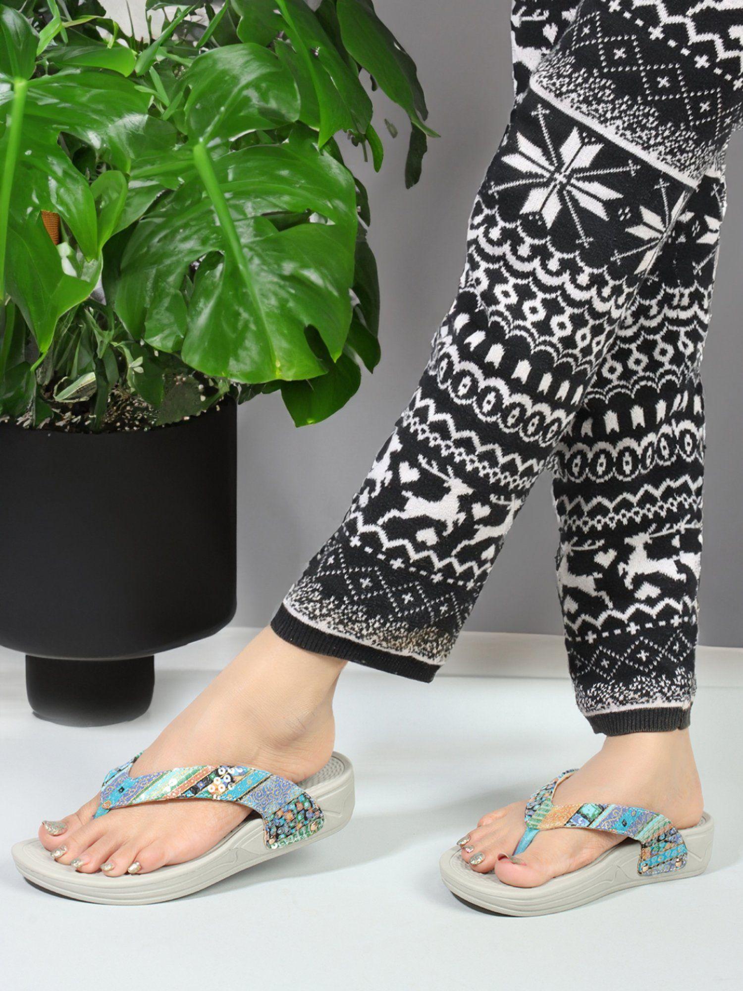 slip-on women flip flops