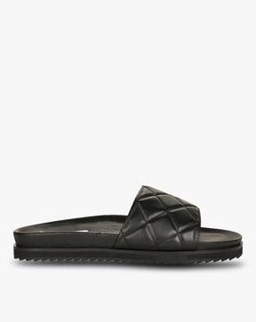 sm-1479 quilted slides