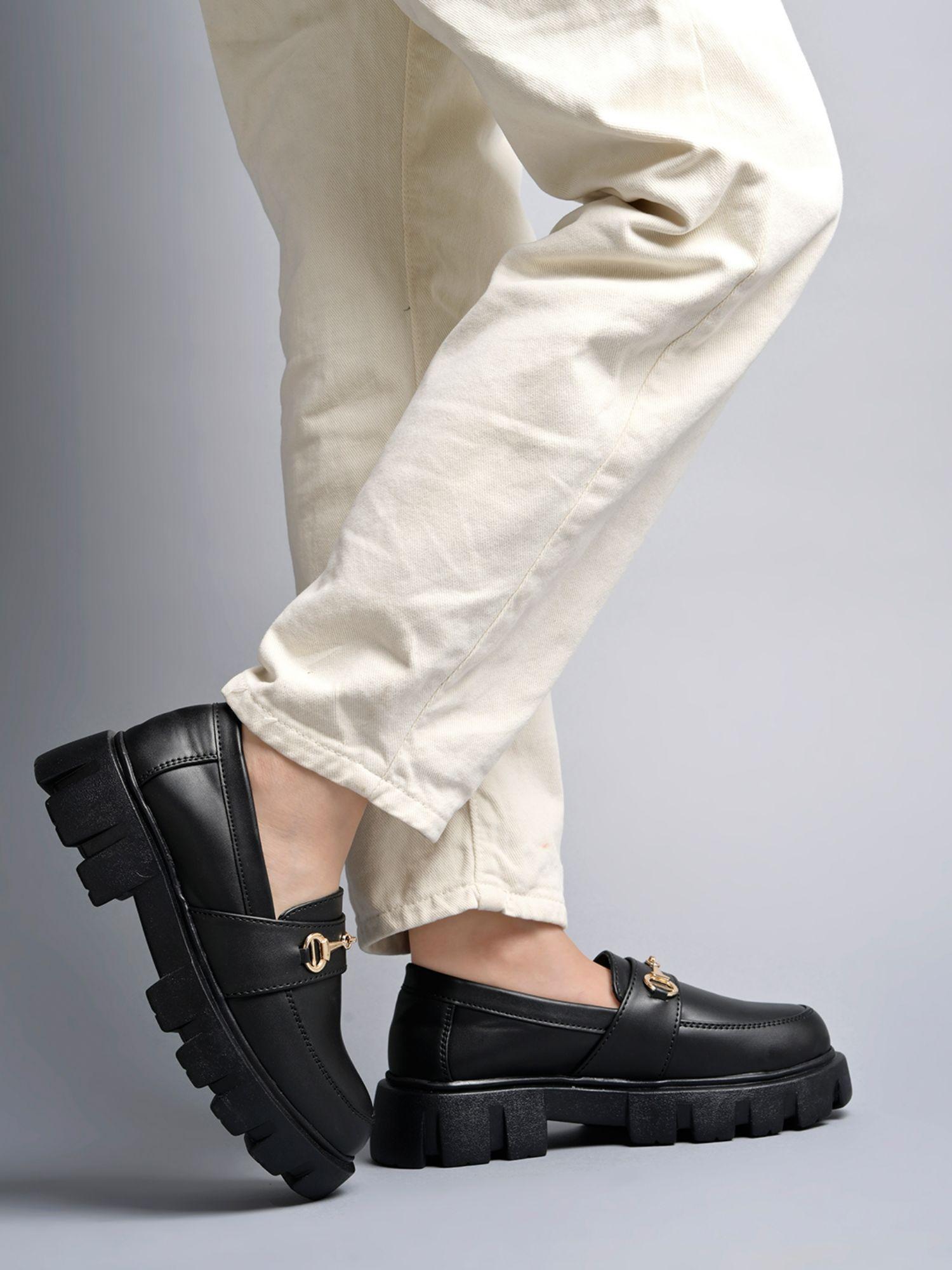 smart casual chain detailed black loafers