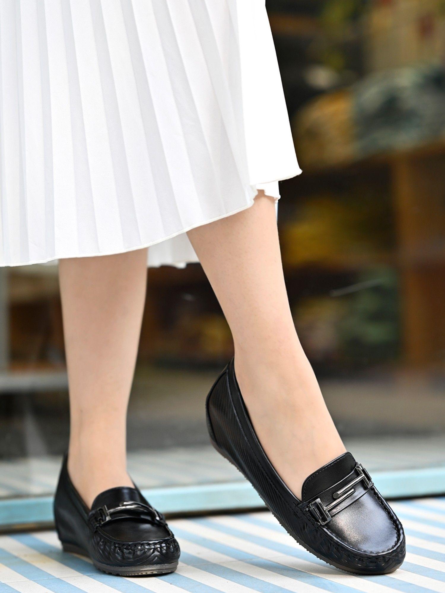 smart casual buckle detailed black loafers for girls