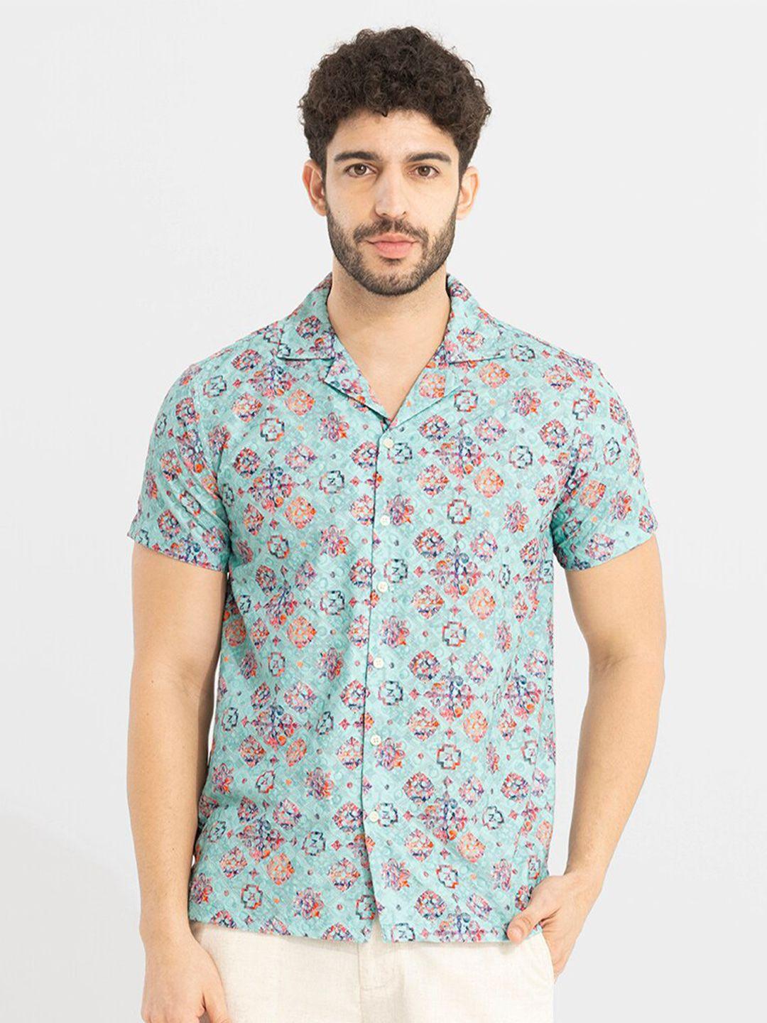 snitch green & red classic ethnic motifs printed cotton casual shirt