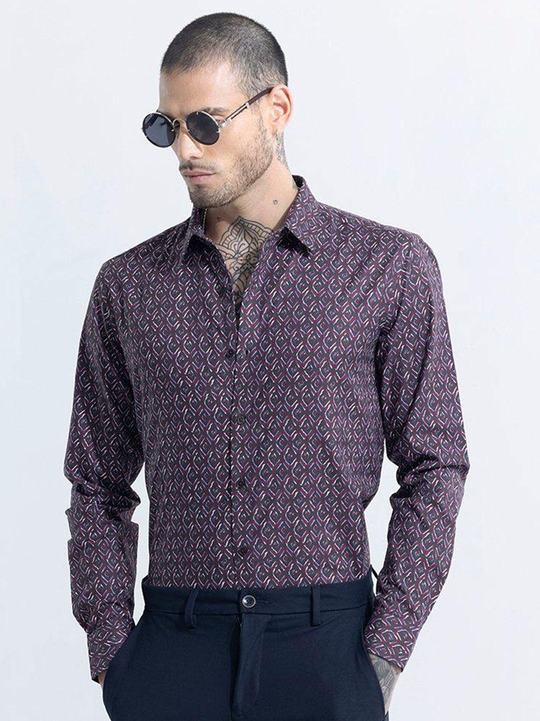 snitch maroon classic slim fit printed casual shirt