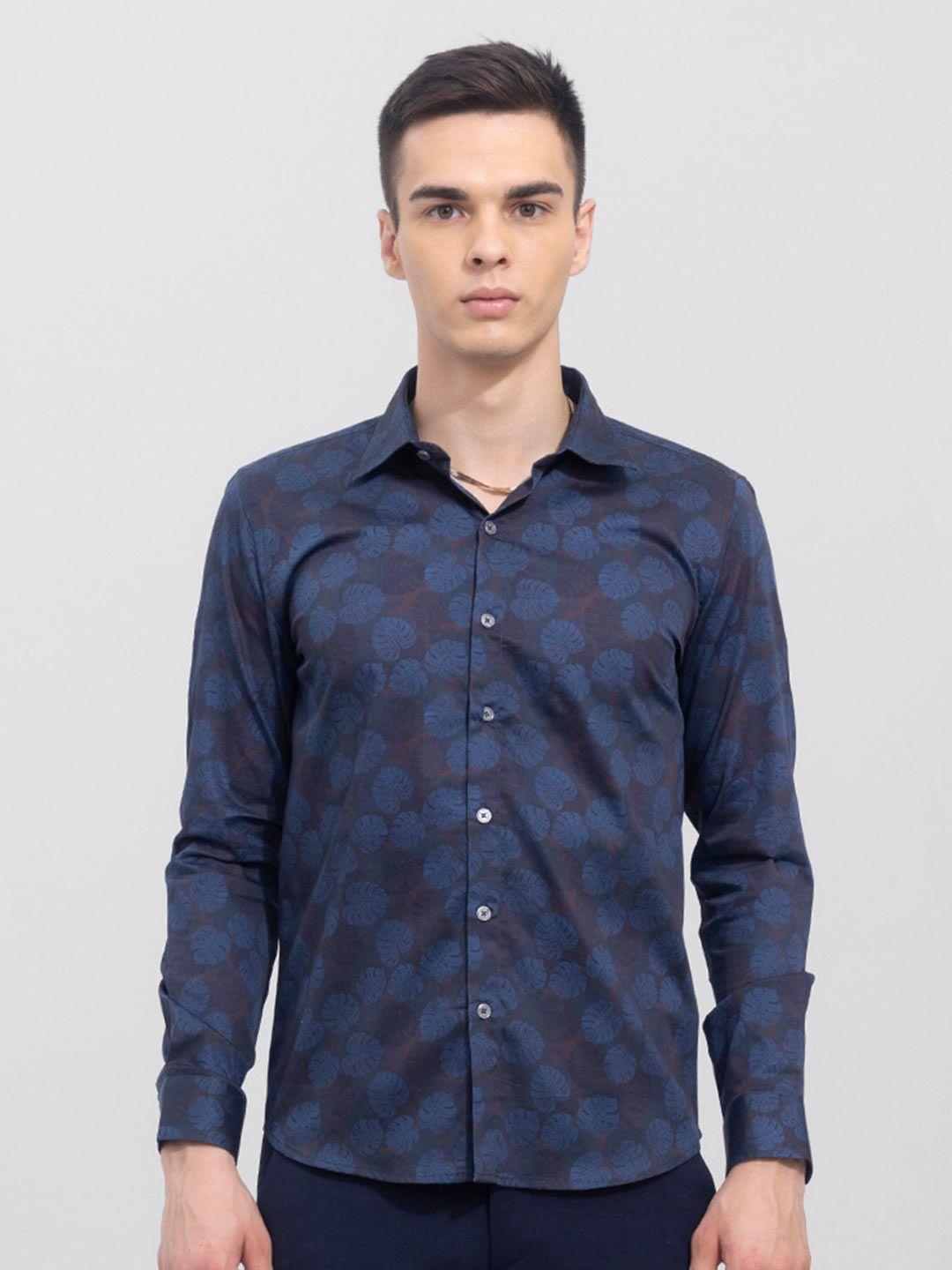 snitch men navy blue & maroon floral printed slim fit cotton casual shirt