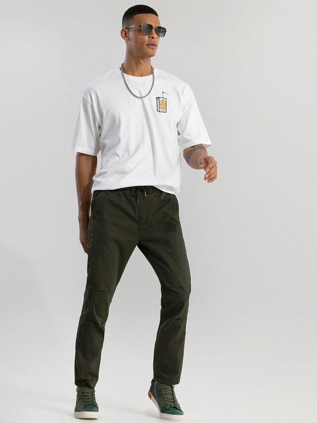 snitch men olive green tapered fit trousers