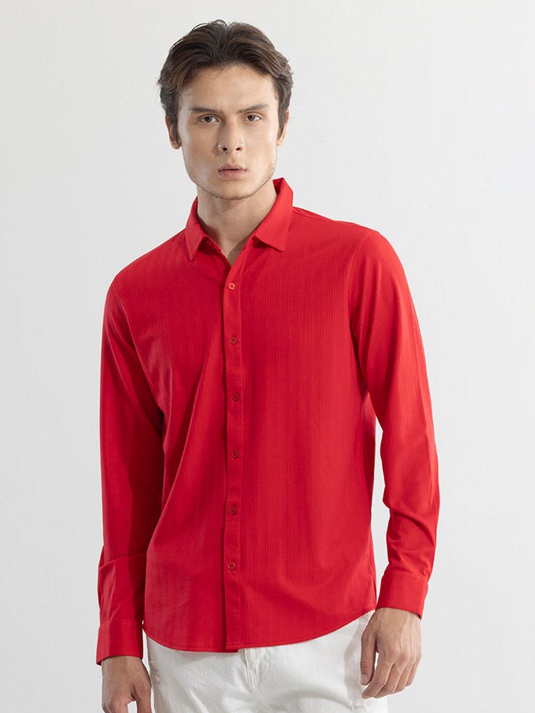 snitch men red classic slim fit opaque casual shirt