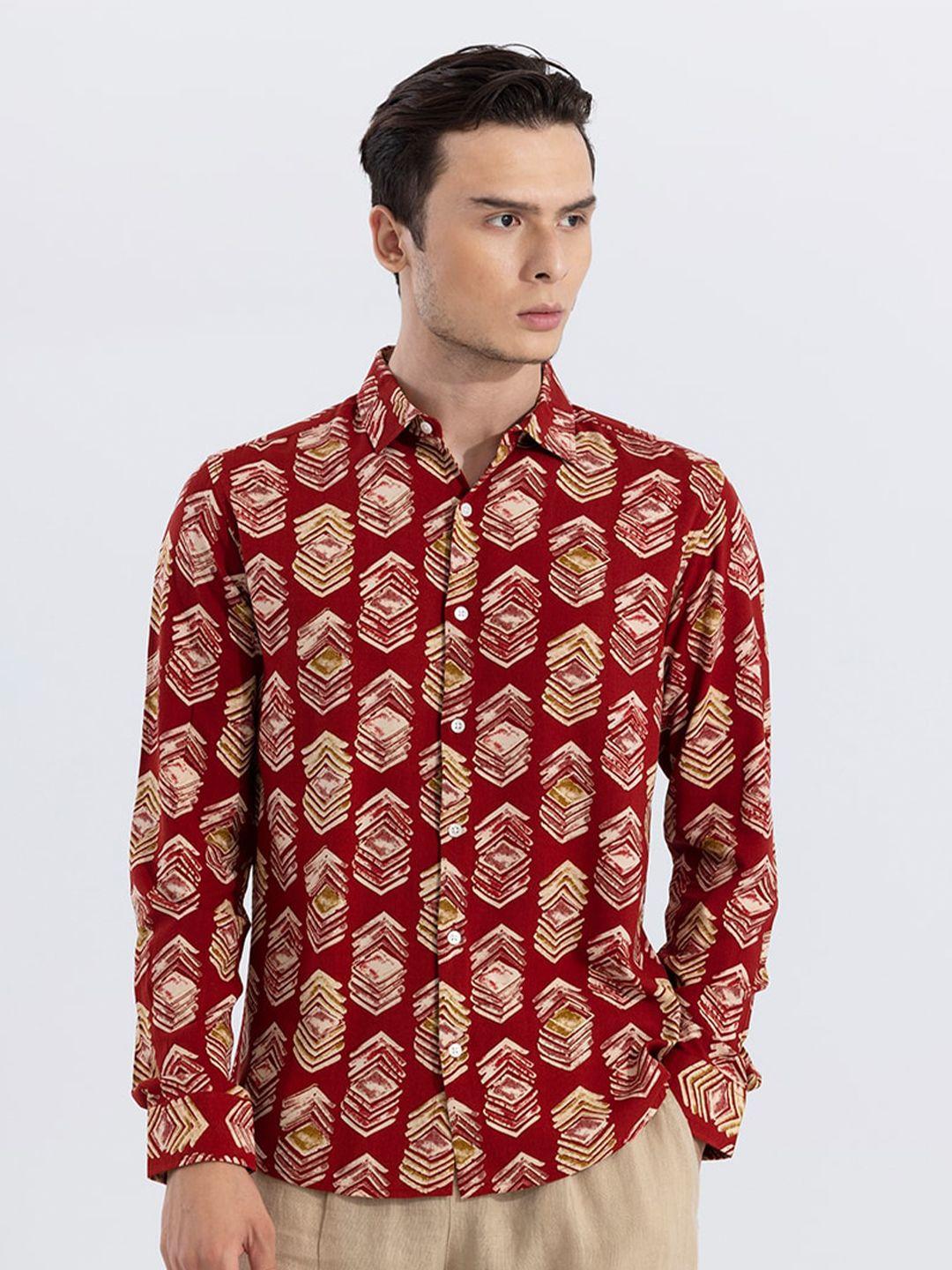 snitch men red classic slim fit opaque printed casual shirt