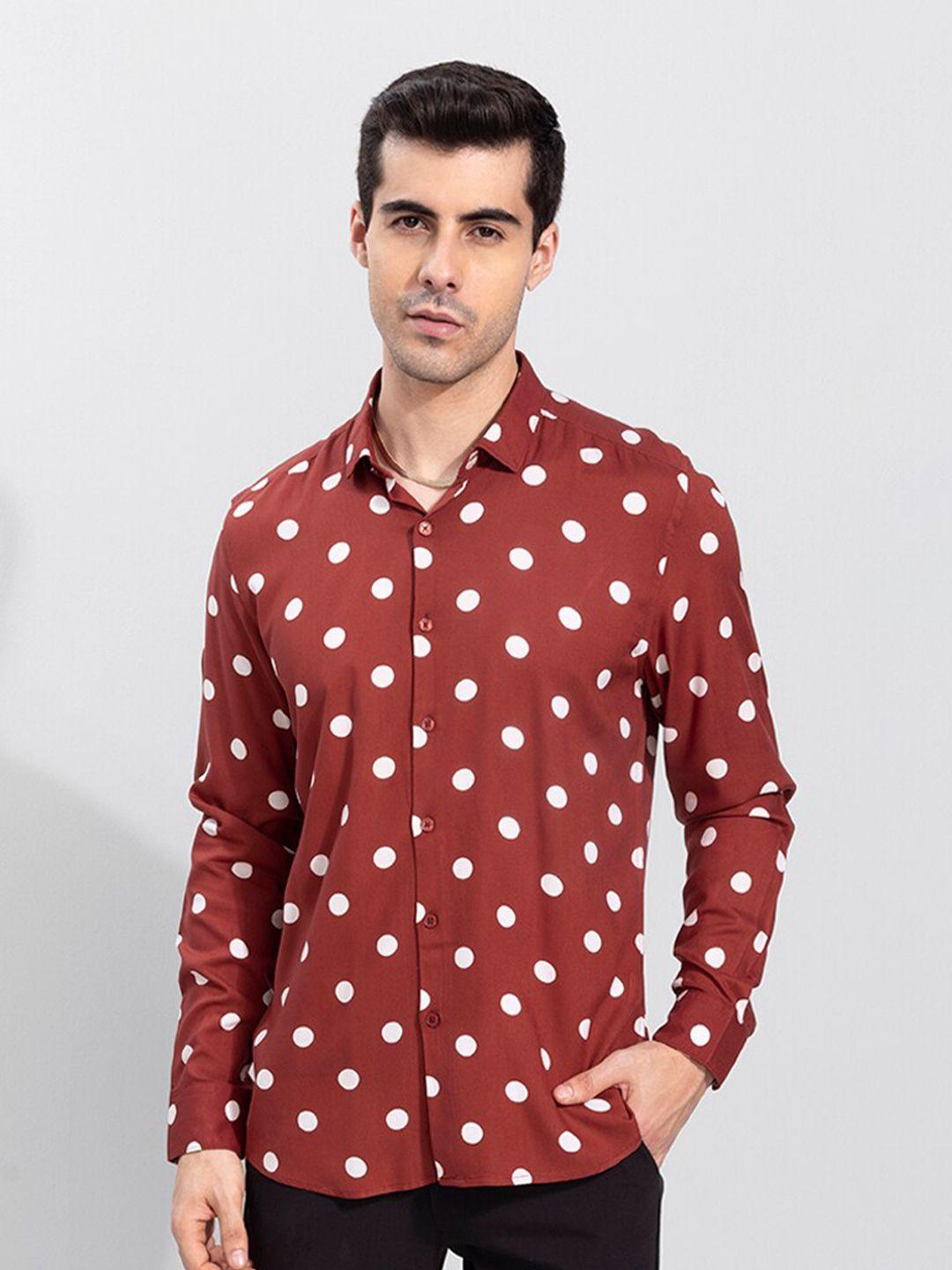 snitch men red slim fit printed casual shirt