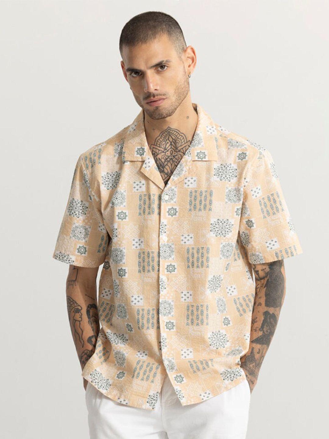 snitch peach-coloured classic boxy printed cotton casual shirt