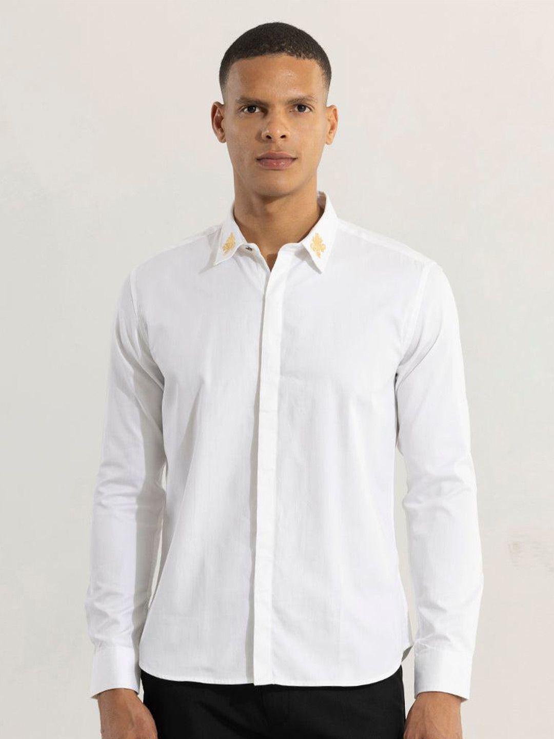 snitch white classic slim fit spread collar full sleeves cotton casual shirt