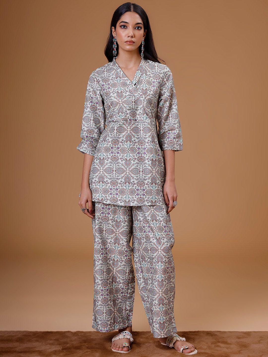 soan women grey floral printed kurta with trousers