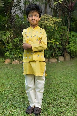 soft yellow chanderi boat motif hand embroidered kurta set for boys