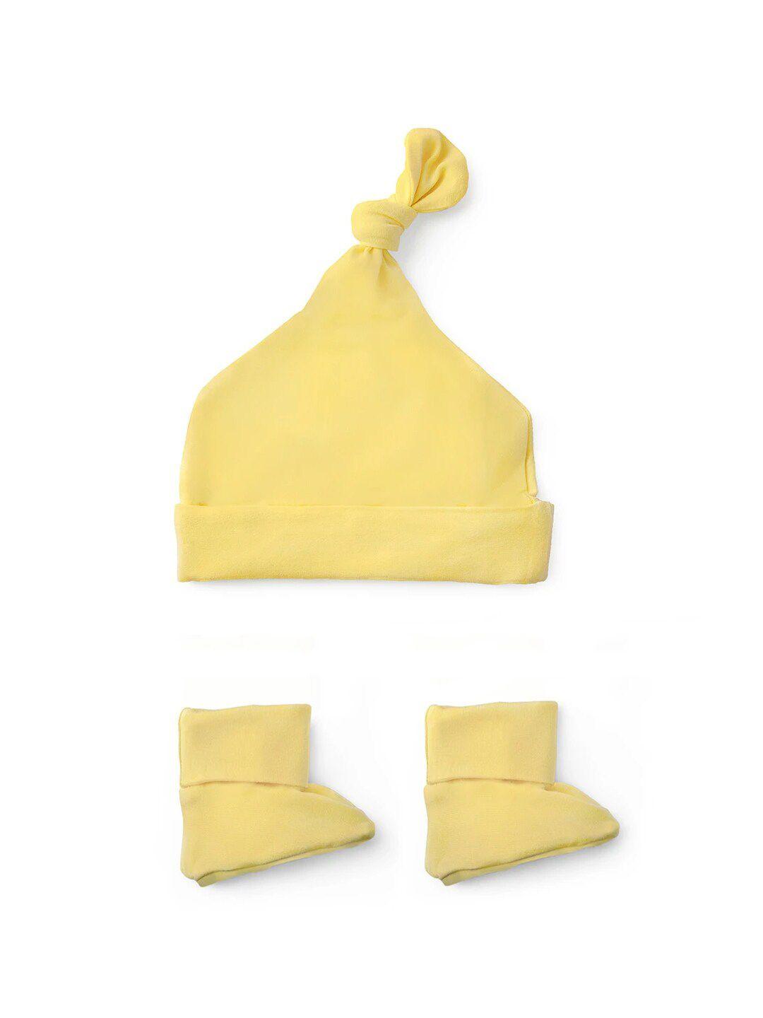 softsens infants yellow solid beanie & booties
