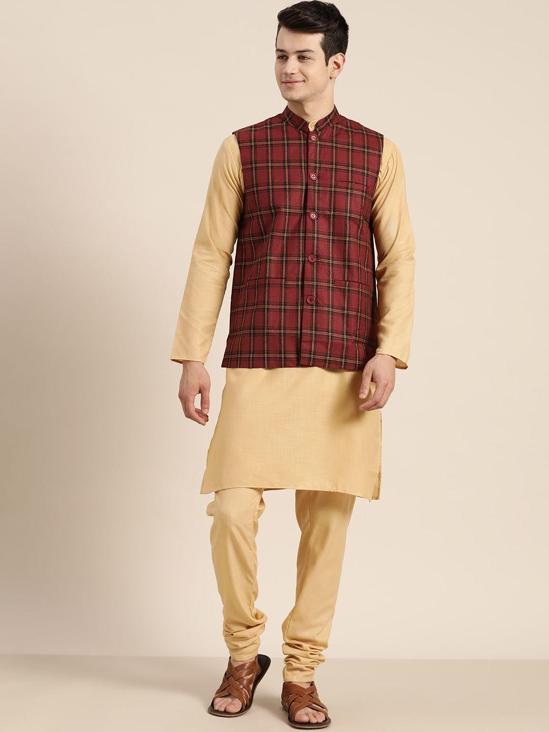 sojanya men beige & maroon solid kurta with churidar & nehru jacket