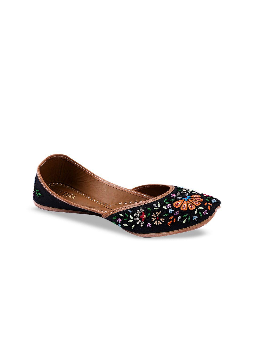 sole saga embroidered leather mojaris