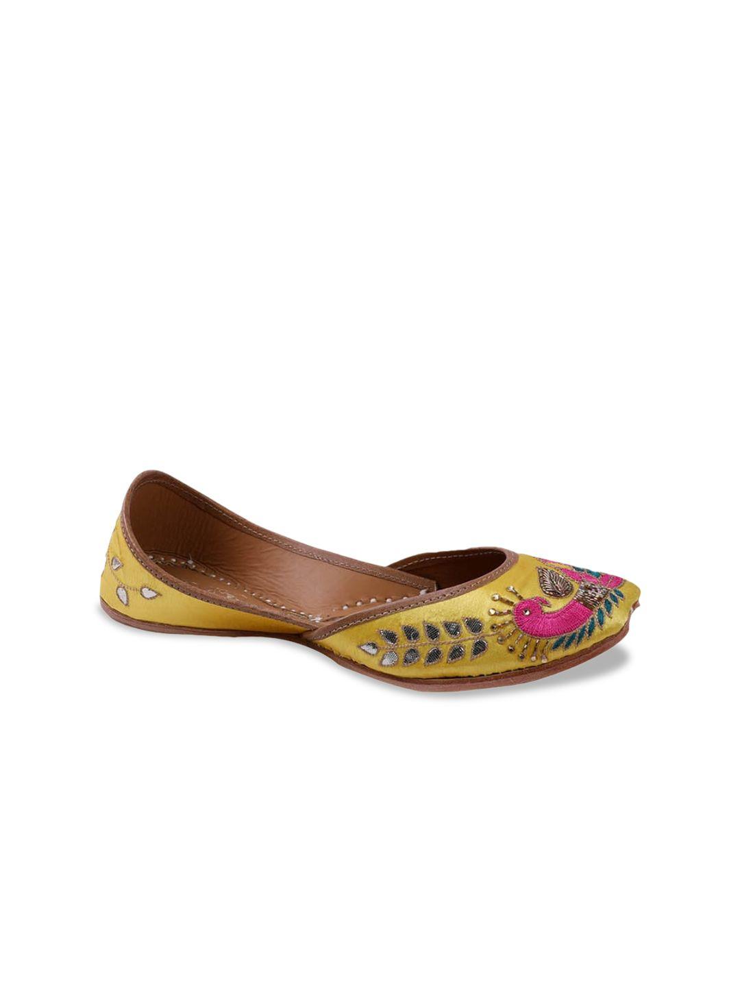 sole saga ethnic embroidered leather mojaris